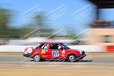 media/Sep-29-2024-24 Hours of Lemons (Sun) [[6a7c256ce3]]/StartFinish (245p-330p)/